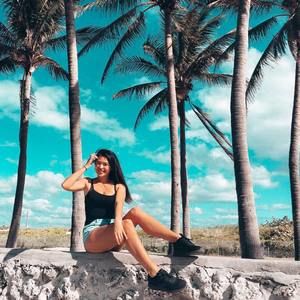 Meet your Posher, Kendra